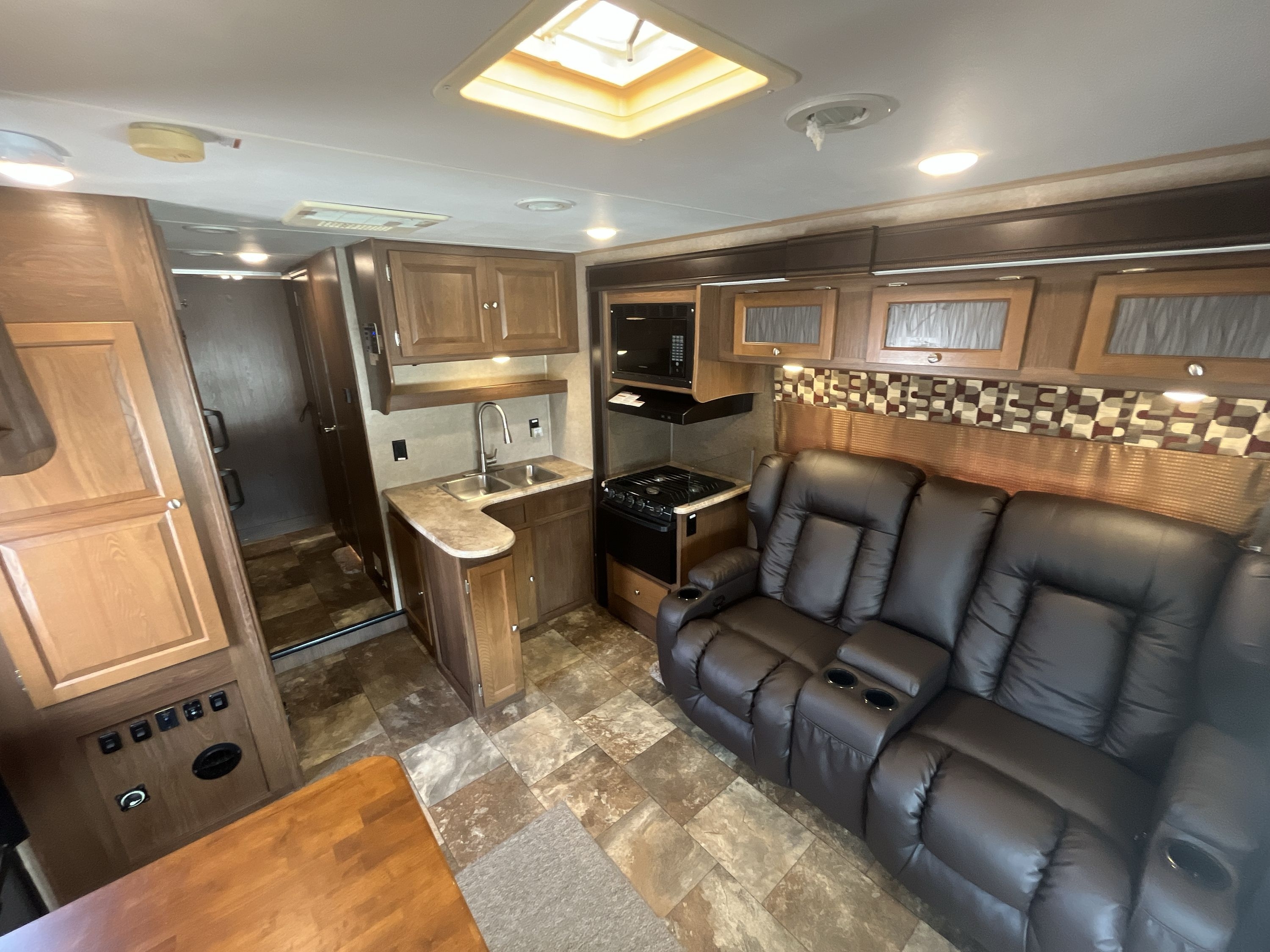 2017 Coachmen LEPRECHAUN 320BH in biloxi MS