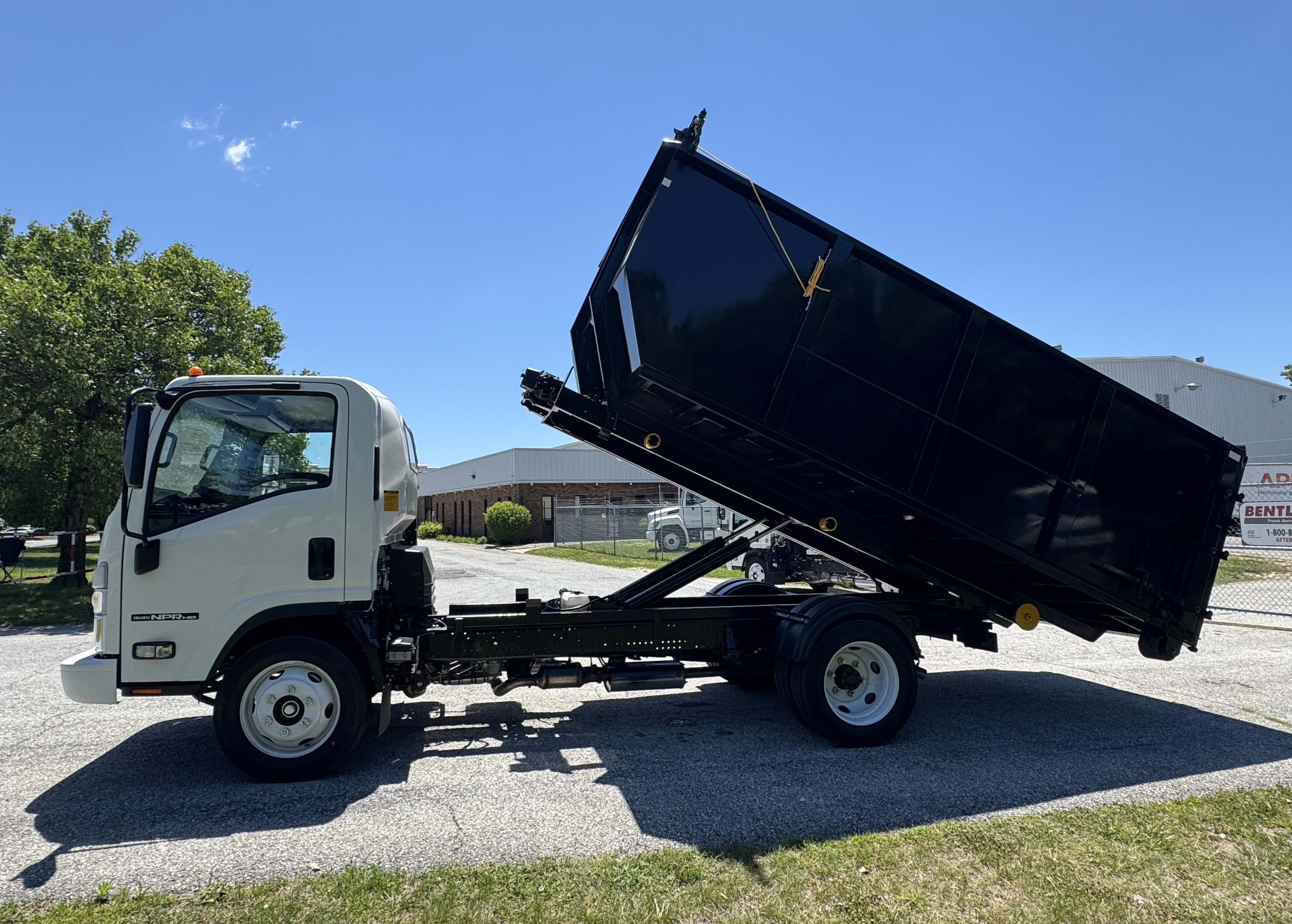 2026 ISUZU NPR HD