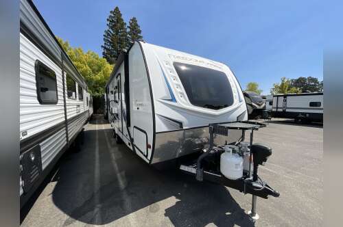 2021 Coachmen FREEDOM EXPRESS ULTRA LITE 246RKS in roseville CA