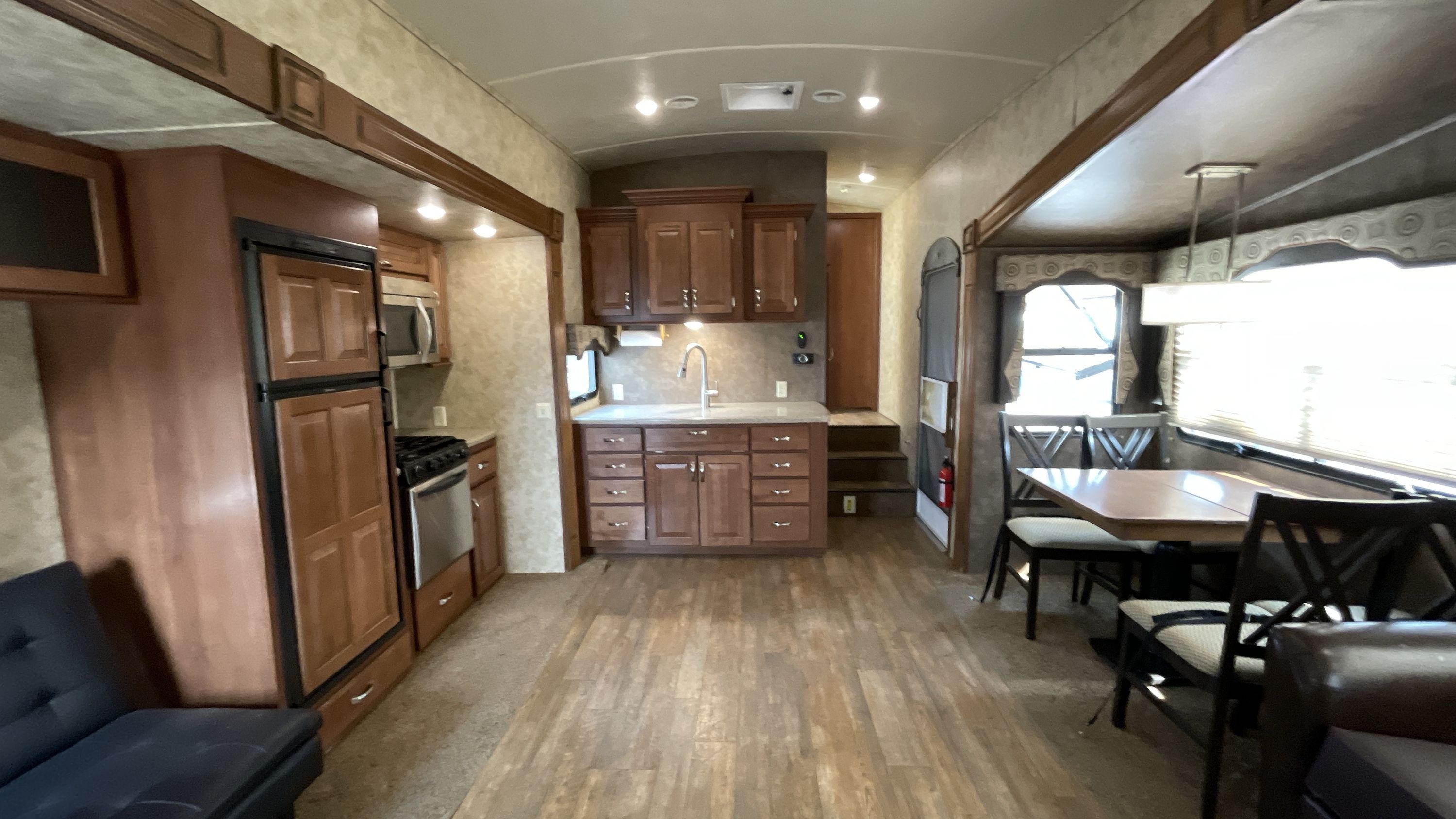 2016 Forest River CEDAR CREEK SILVERBACK 29RE in caldwell ID