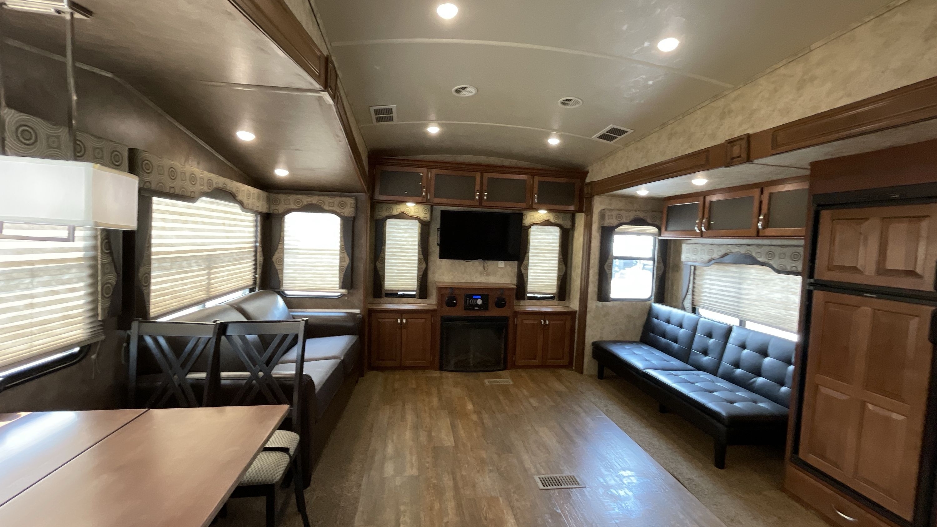 2016 Forest River CEDAR CREEK SILVERBACK 29RE in caldwell ID