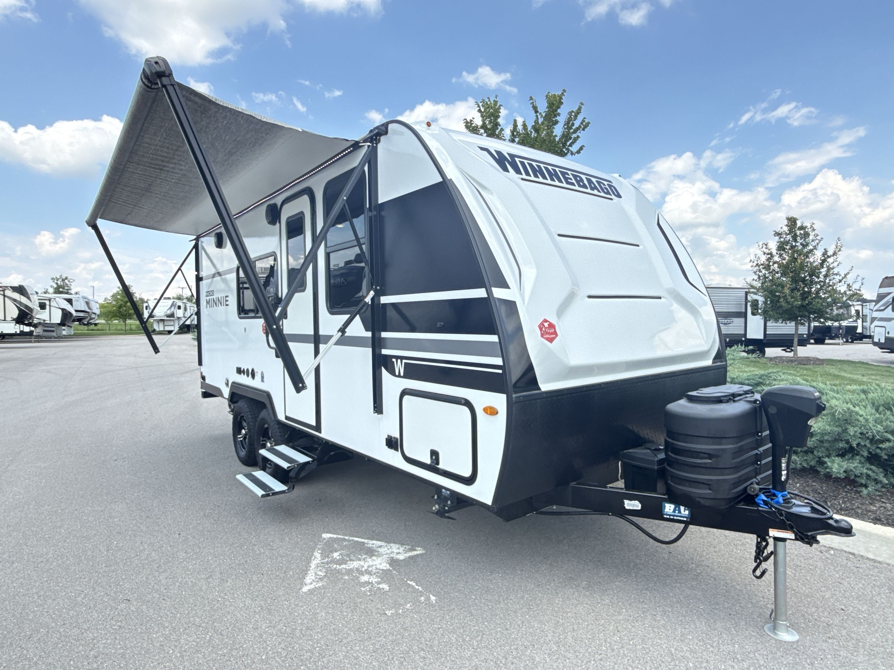 2025 Winnebago MICRO MINNIE 2108DS in murfreesboro TN