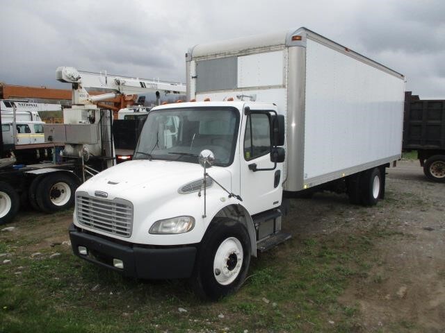2007 FREIGHTLINER BUSINESS CLASS M2 106 in Caledonia, NY