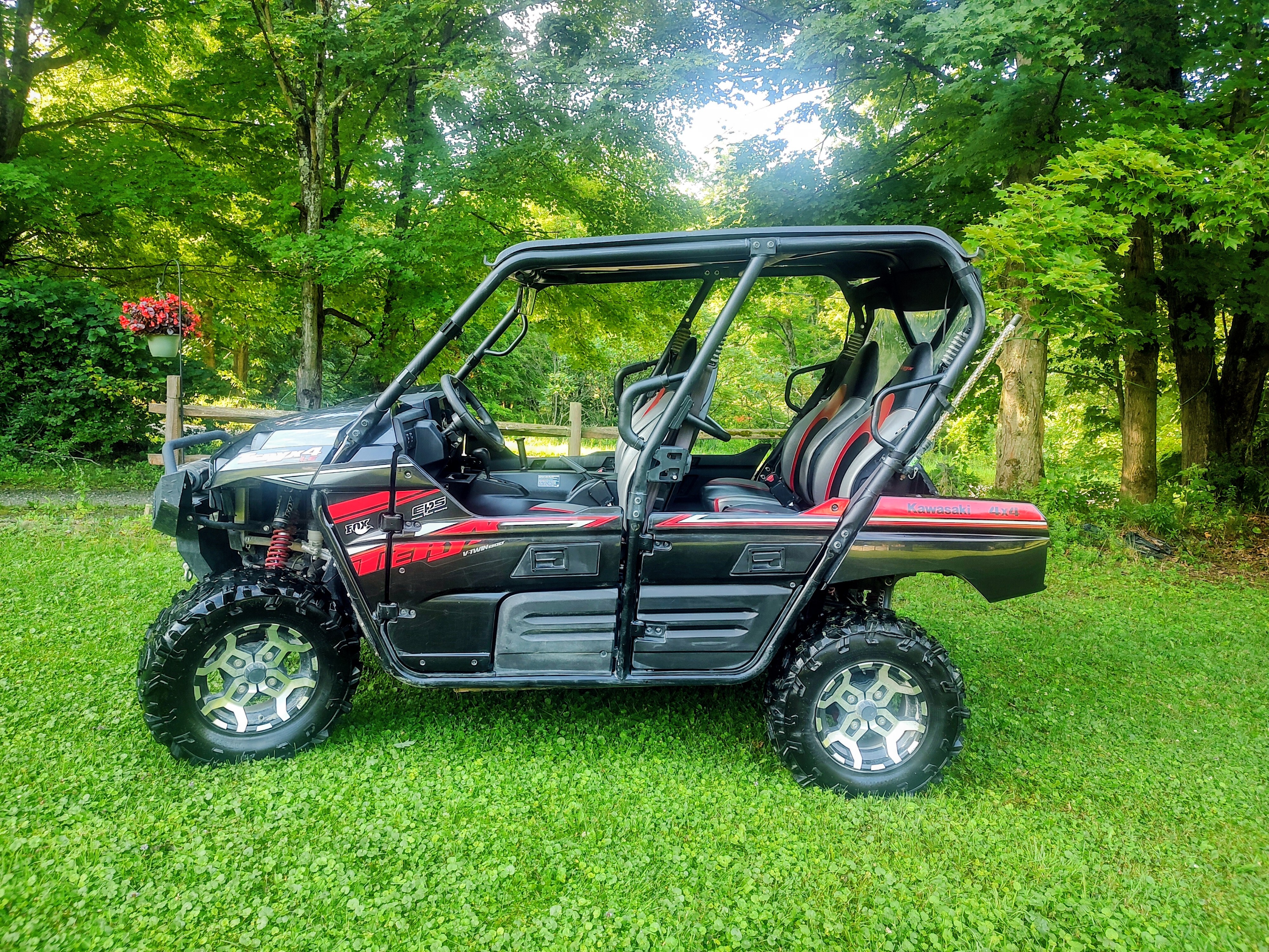 2019 Kawasaki TERYX4 LE in tioga PA