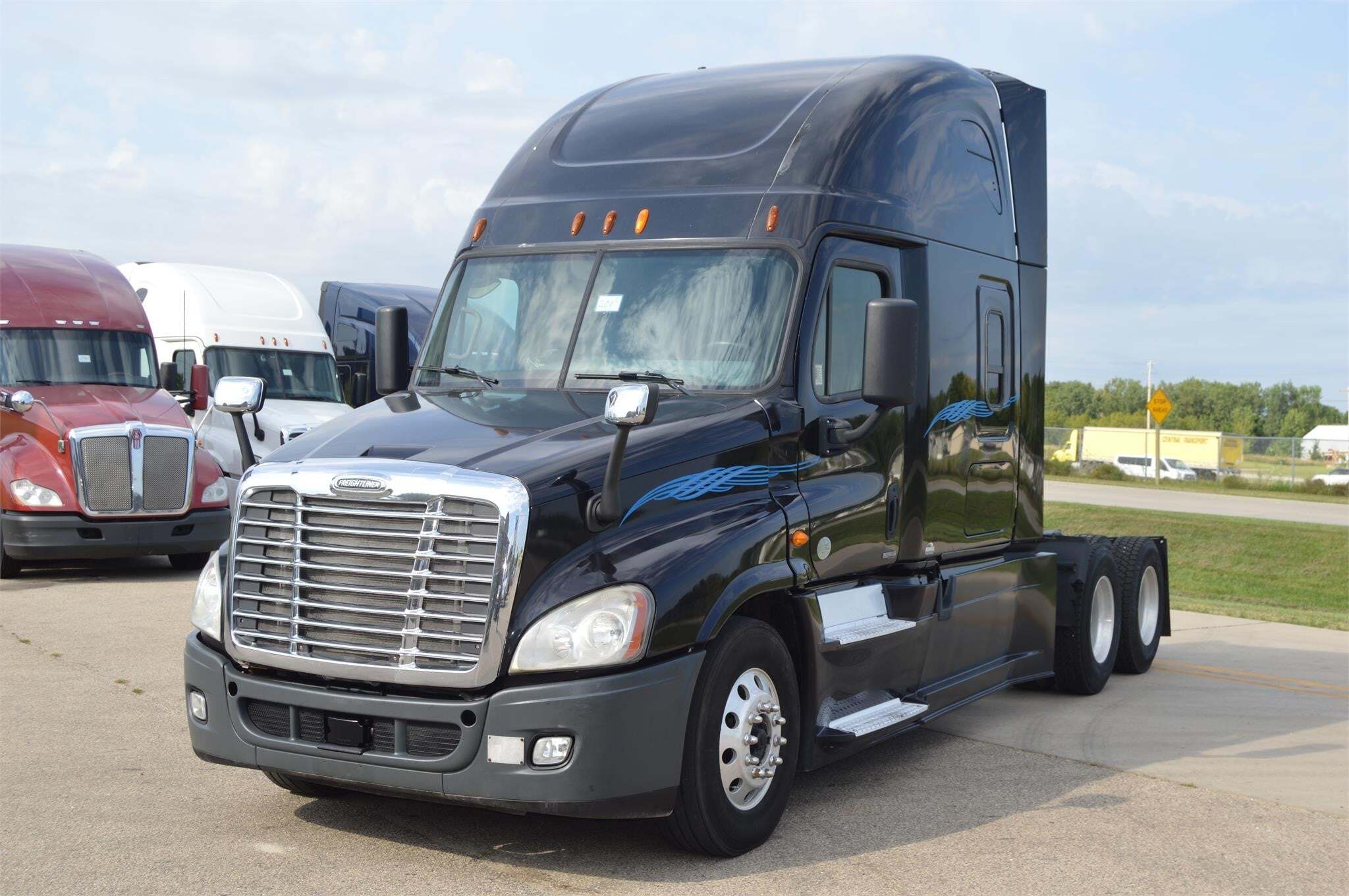 2014 FREIGHTLINER CASCADIA 125 in Dubuque, IA