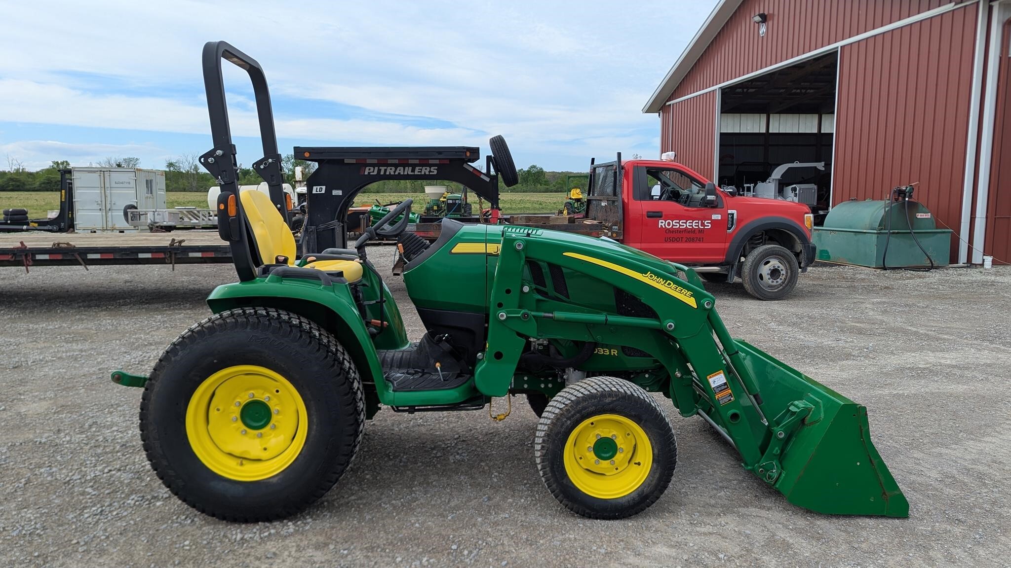 2015 JOHN DEERE 3033R in Lenox, MI