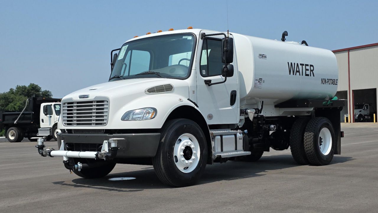 2019 FREIGHTLINER BUSINESS CLASS M2 106 in Tampa, FL
