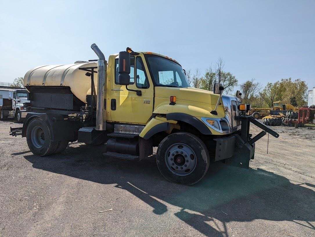 2005 INTERNATIONAL WORKSTAR 7300 in Rochester, NY