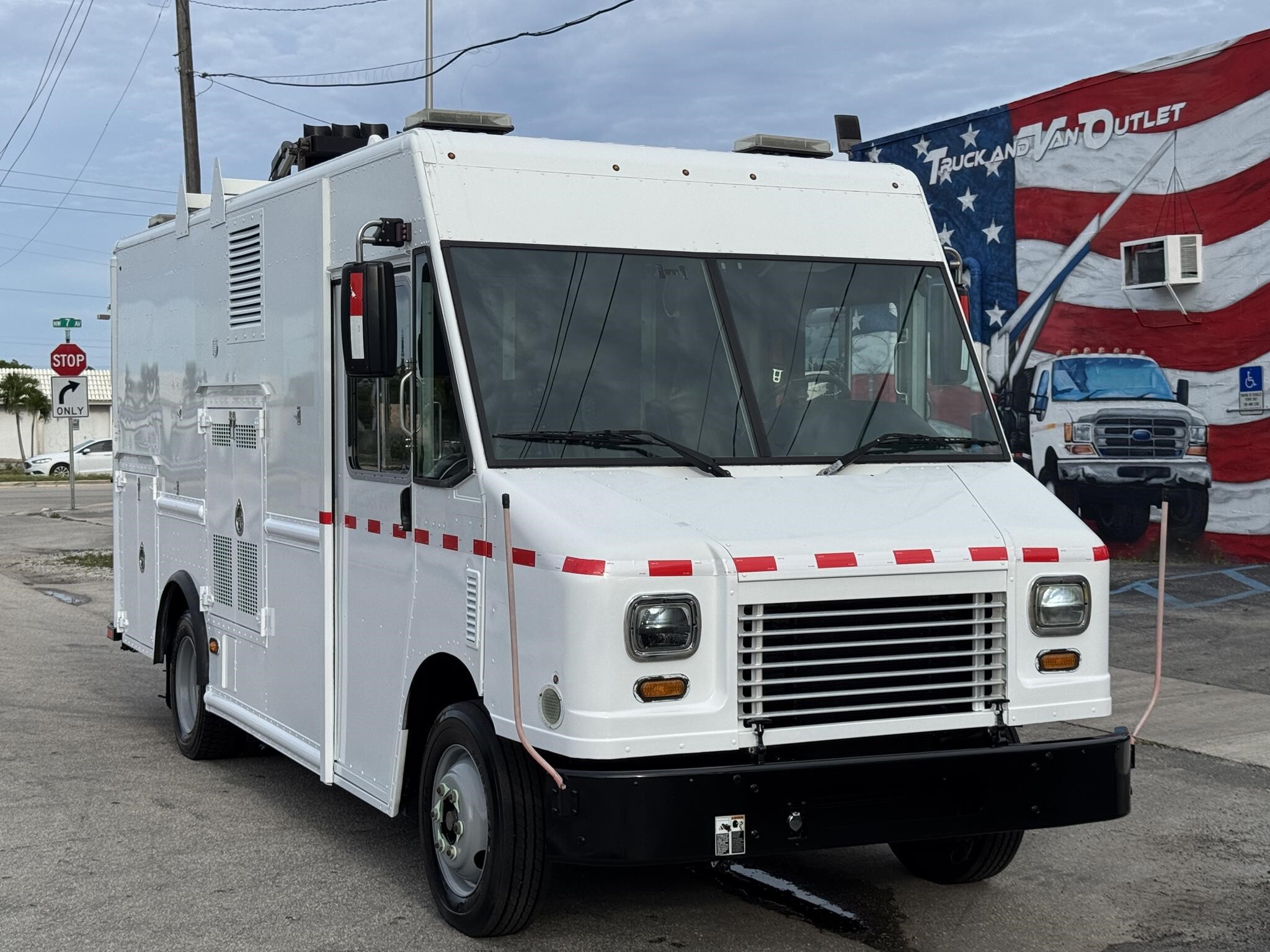 2016 FREIGHTLINER MT45 in Miami, FL