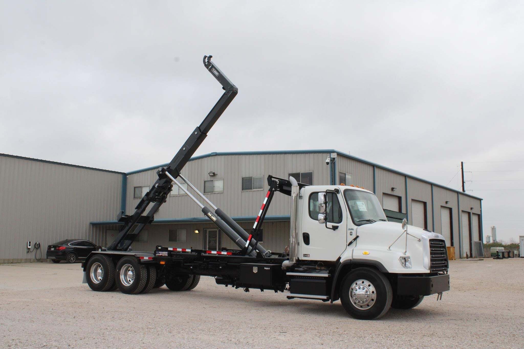 2017 FREIGHTLINER 114 SD in Brookshire, TX