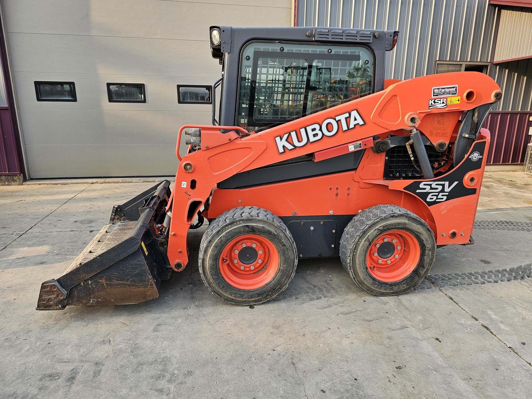 2015 KUBOTA SSV65 in Caledonia, MN
