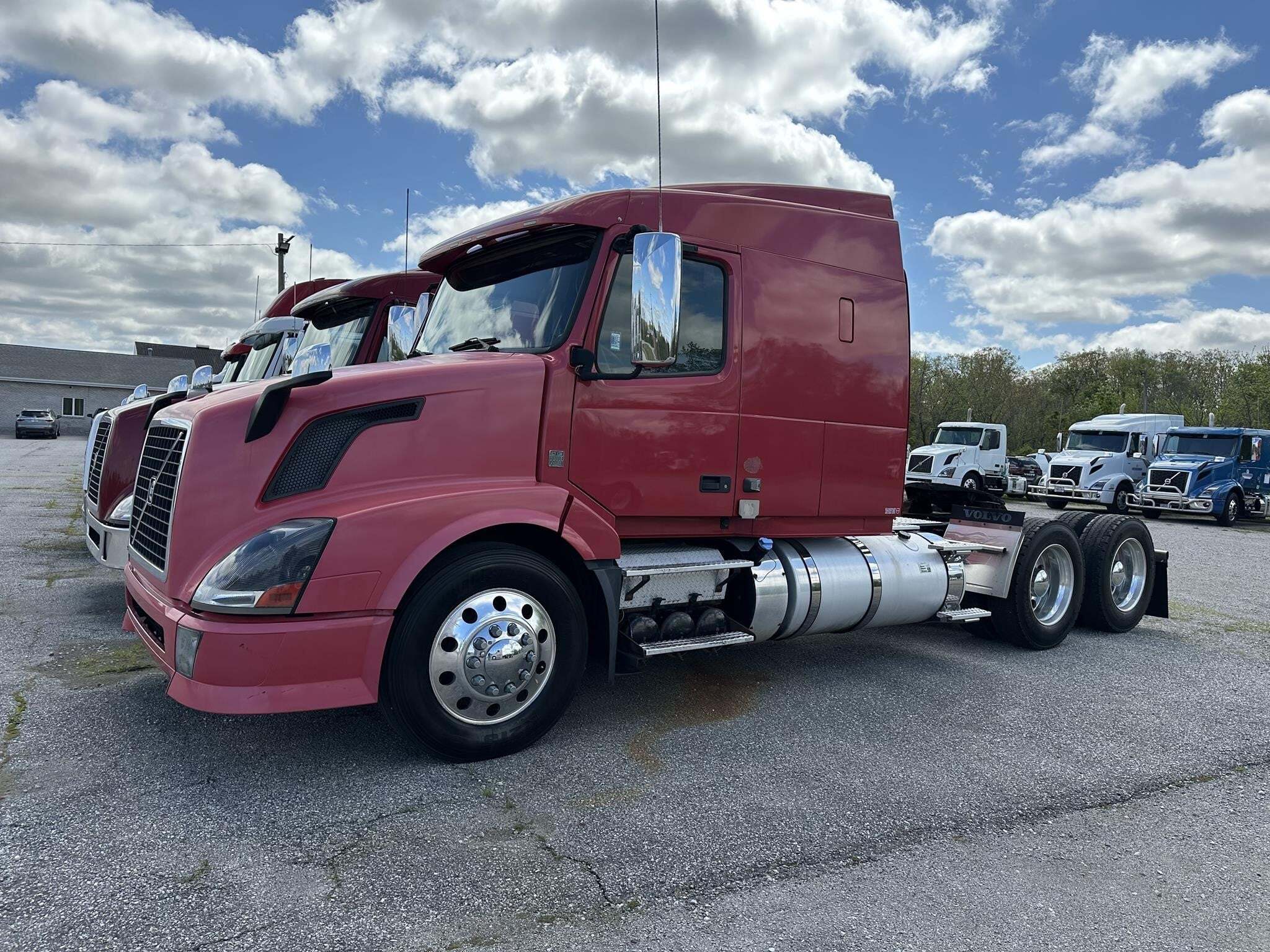 2015 VOLVO VNL64T630 in Defiance, OH