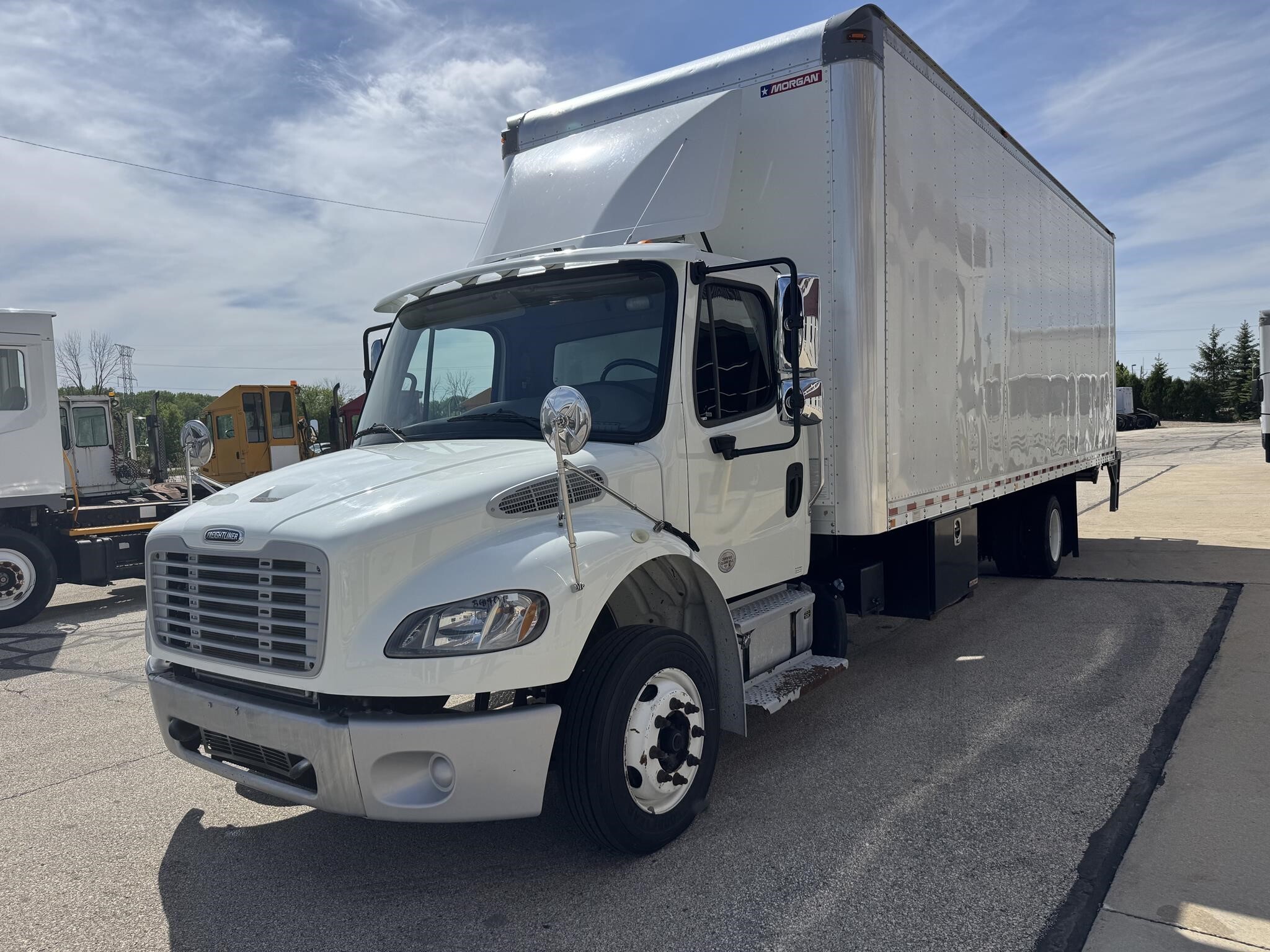2019 FREIGHTLINER BUSINESS CLASS M2 106 in Germantown, WI