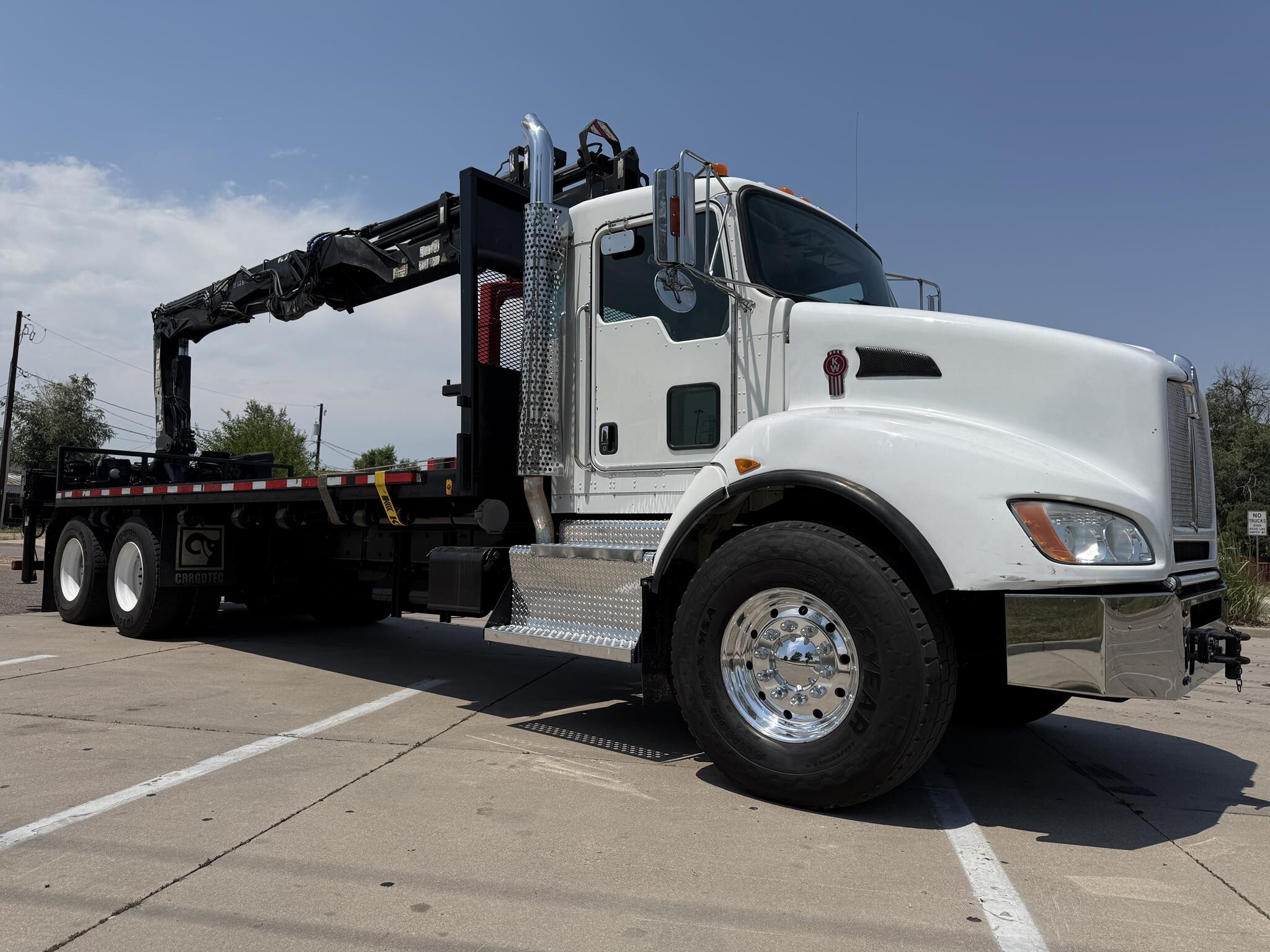 2014 KENWORTH T440 in Commerce City, CO
