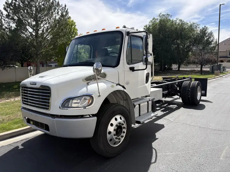 2014 FREIGHTLINER BUSINESS CLASS M2 106