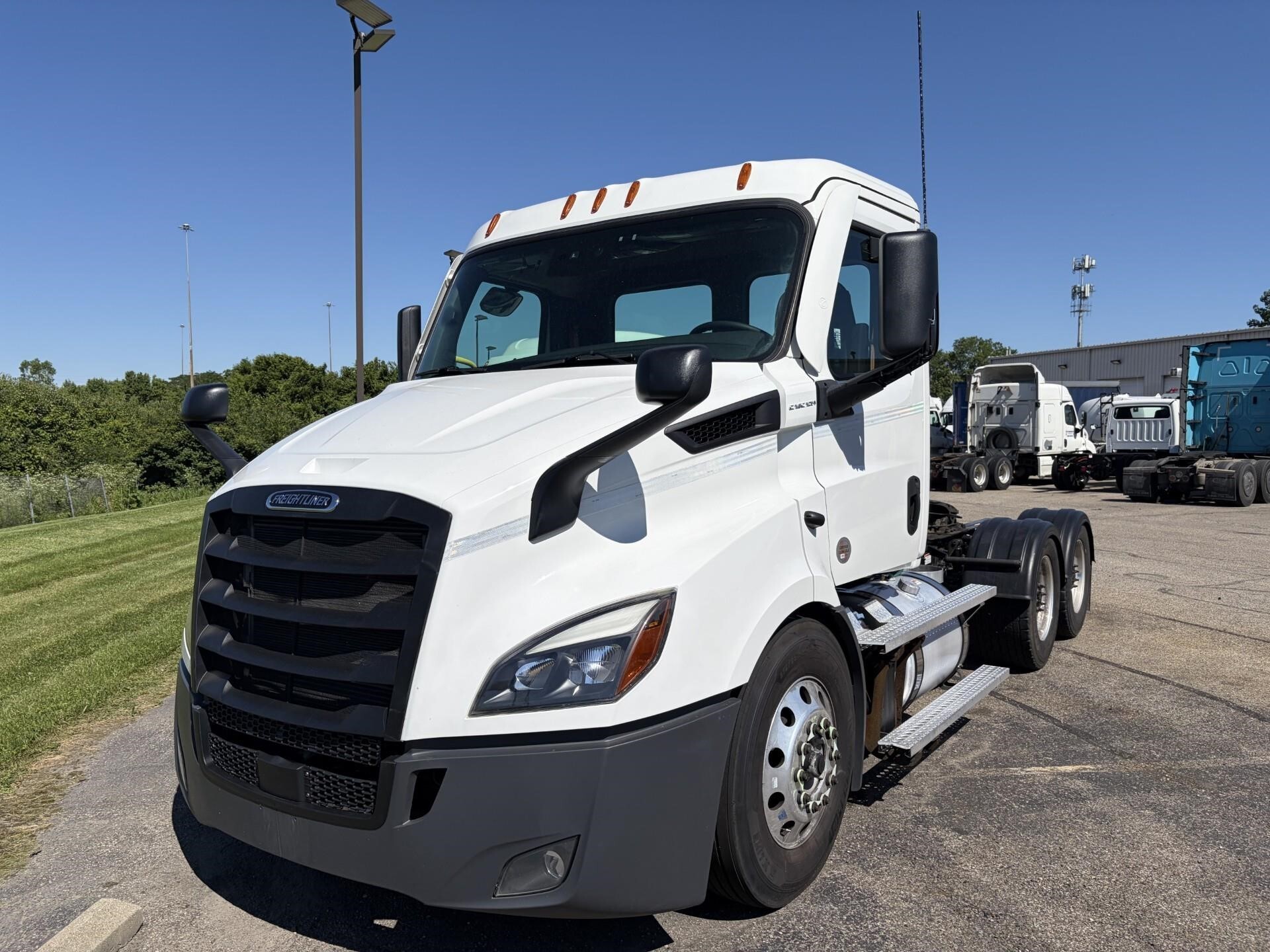 2022 FREIGHTLINER CASCADIA 116 in Cincinnati, OH