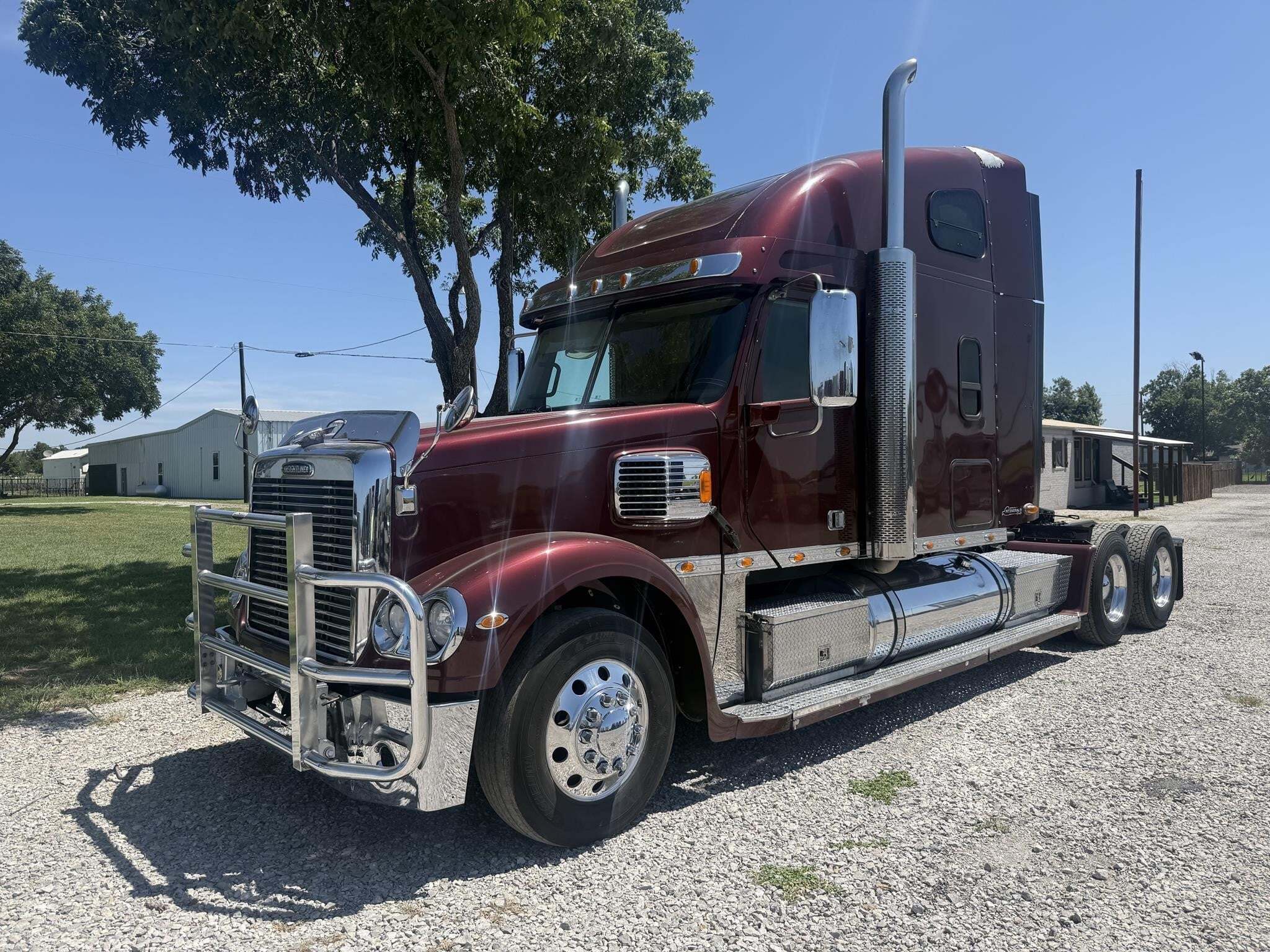 2016 FREIGHTLINER CORONADO 132 in Eastland, TX