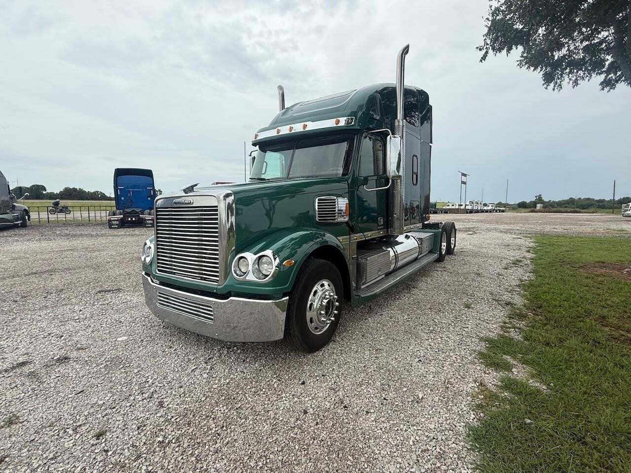 2012 FREIGHTLINER CORONADO 132 in Eastland, TX