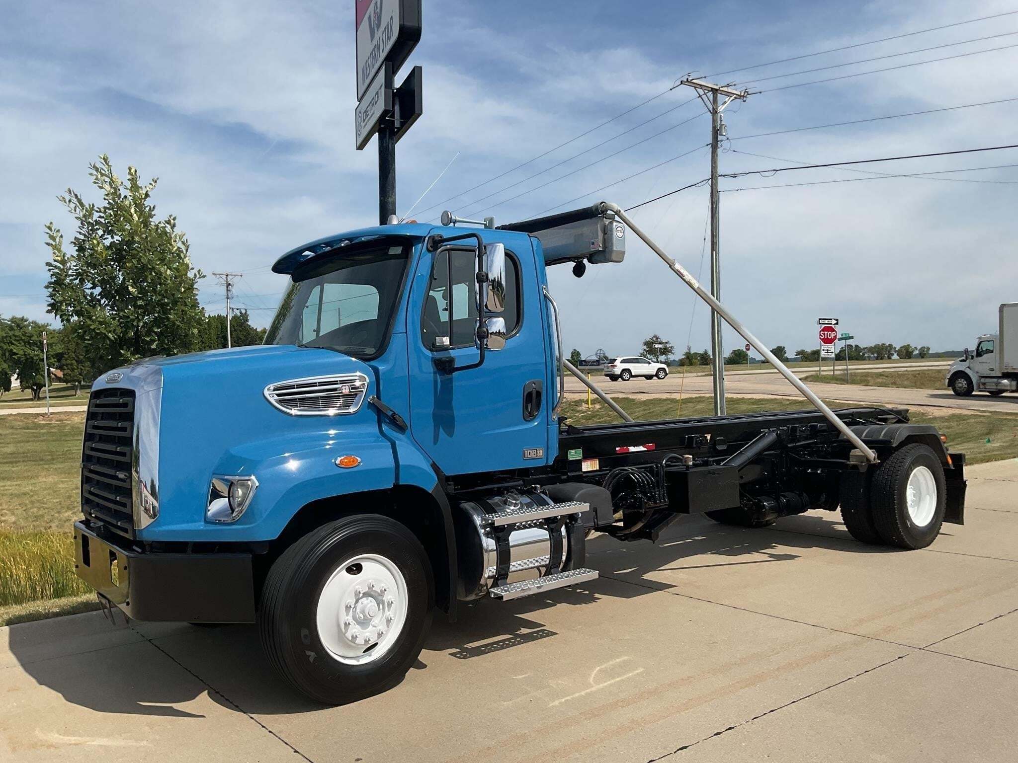 2020 FREIGHTLINER 108 SD in Dubuque, IA