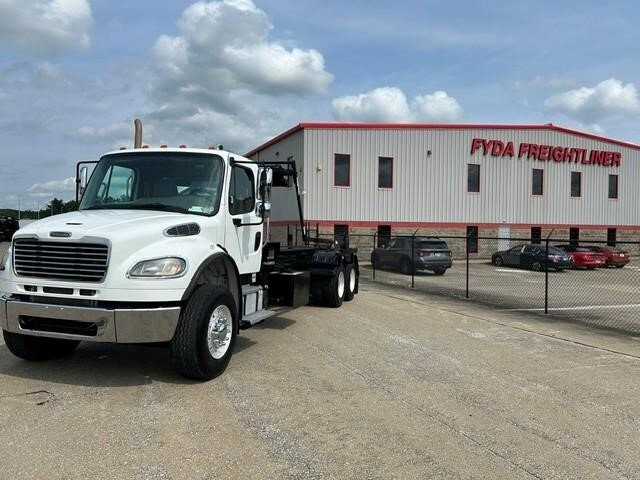 2020 FREIGHTLINER BUSINESS CLASS M2 106 in Zanesville, OH