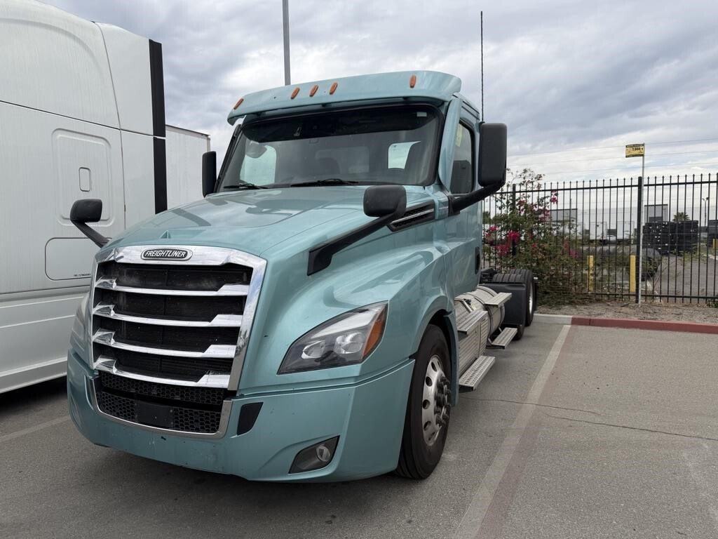 2021 FREIGHTLINER CASCADIA 126 in Fontana, CA
