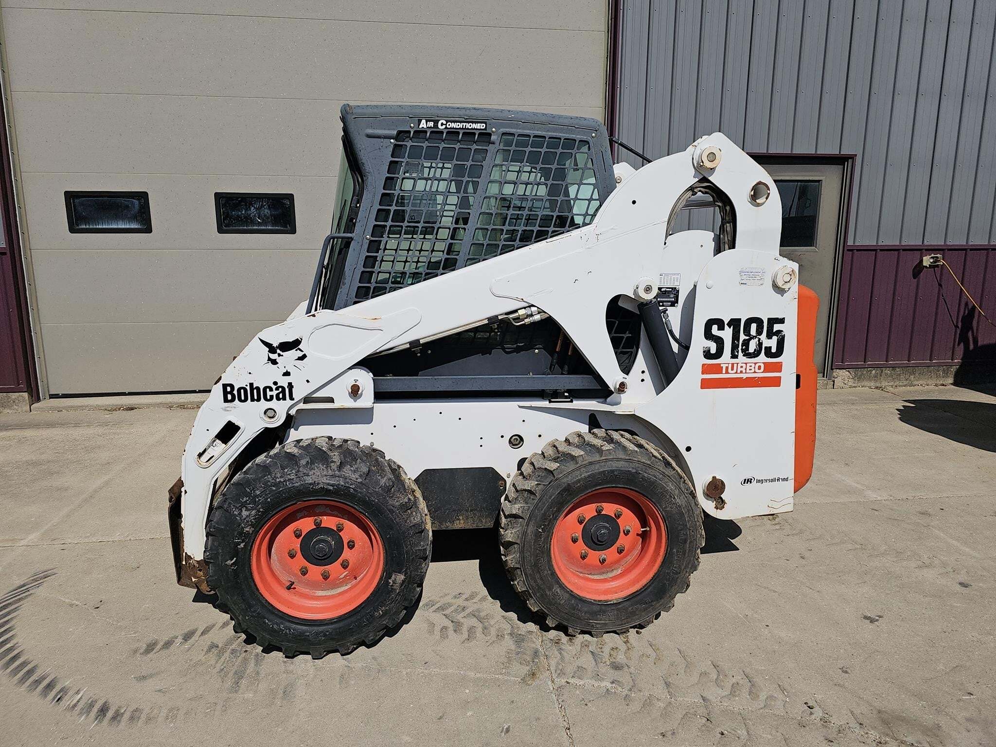 2005 BOBCAT S185 in Caledonia, MN