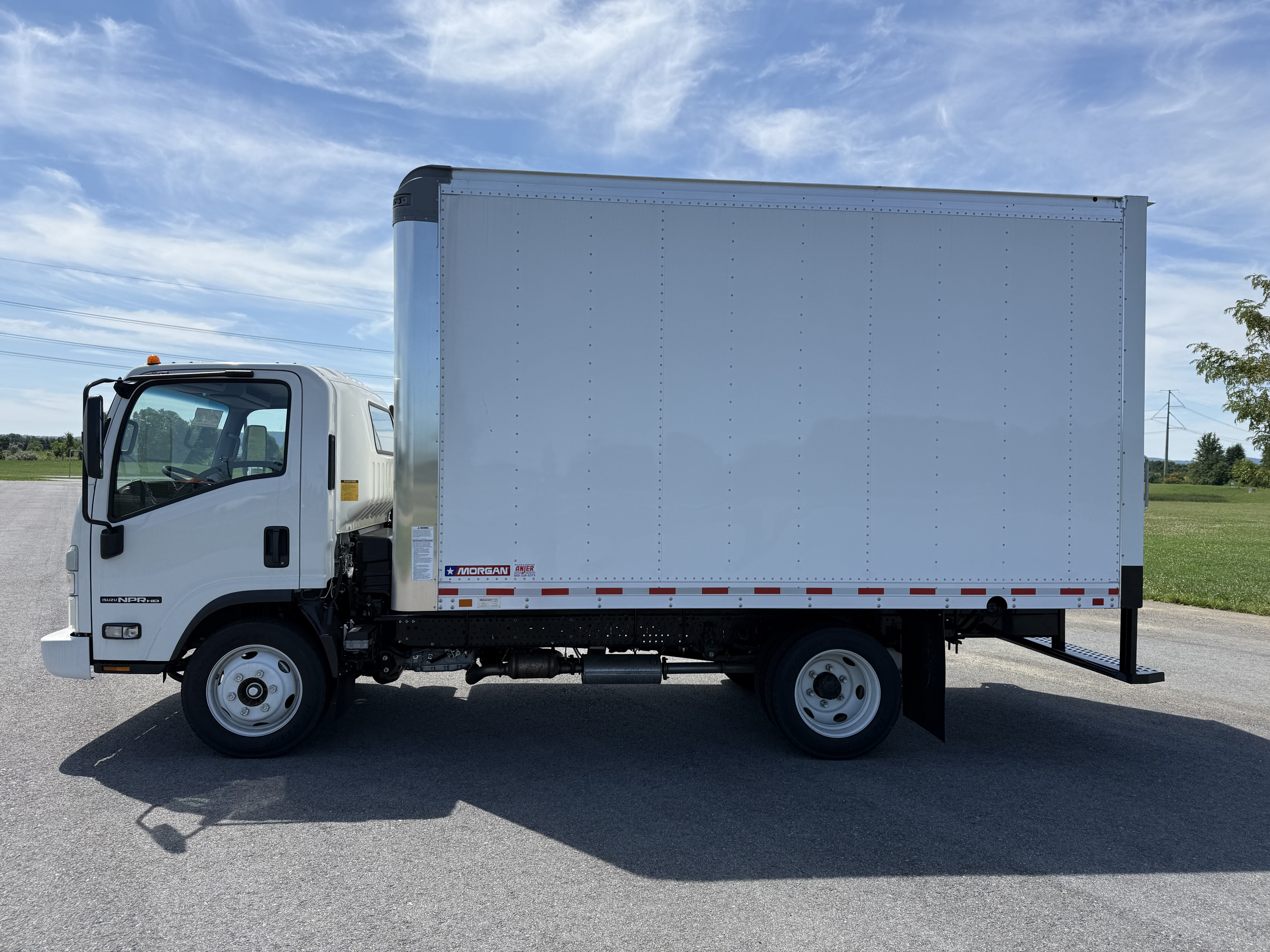 2026 ISUZU NPR HD
