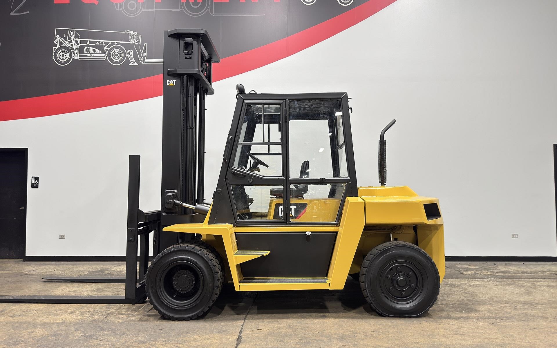 2000 CATERPILLAR DP70 in Palmetto, FL