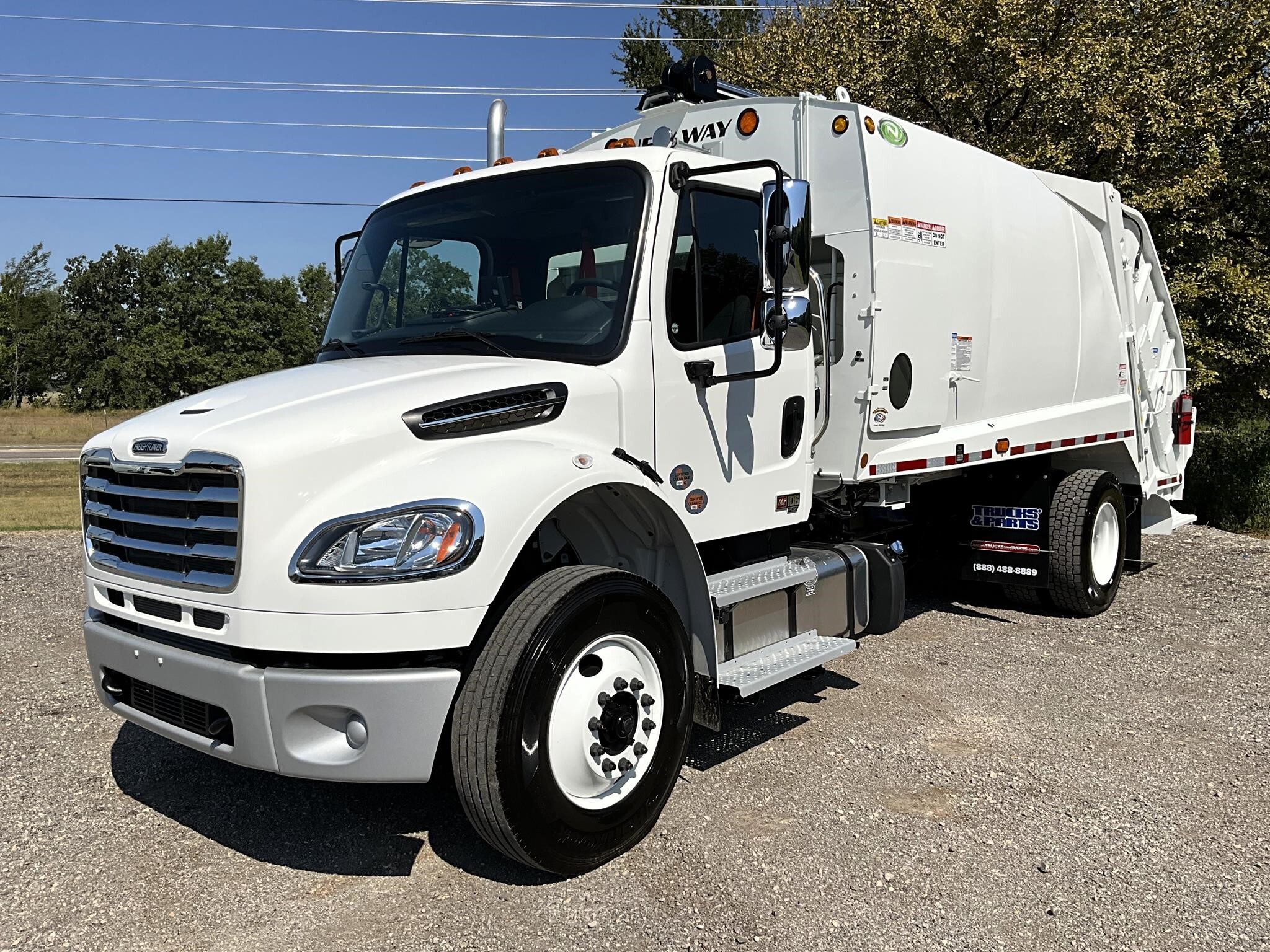 2026 FREIGHTLINER BUSINESS CLASS M2 106 in Tampa, FL