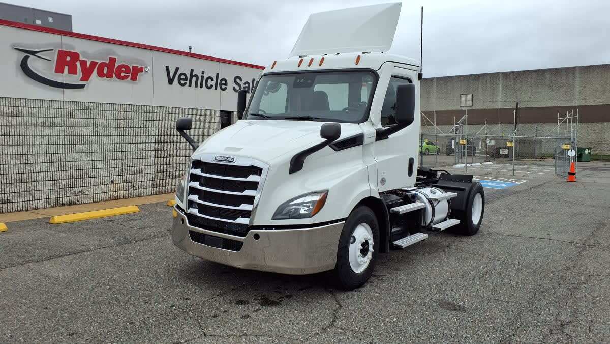 2020 FREIGHTLINER CASCADIA 116 in Memphis, TN
