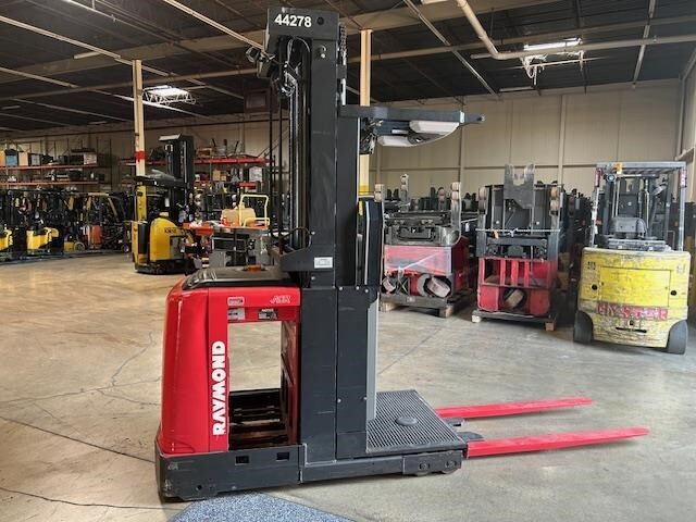 RAYMOND 550OPC30TT in Batavia, IL