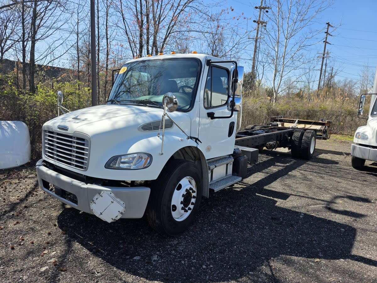 2018 FREIGHTLINER BUSINESS CLASS M2 106 in Bensalem, PA