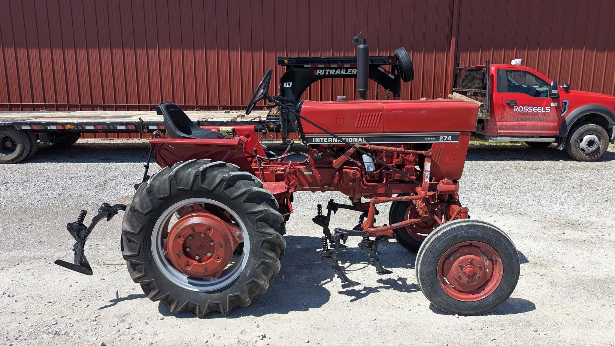 1980 INTERNATIONAL 274 in Lenox, MI