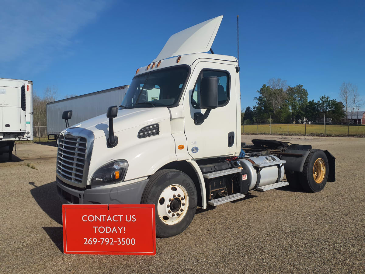 2016 FREIGHTLINER CASCADIA 113 in Wayland, MI