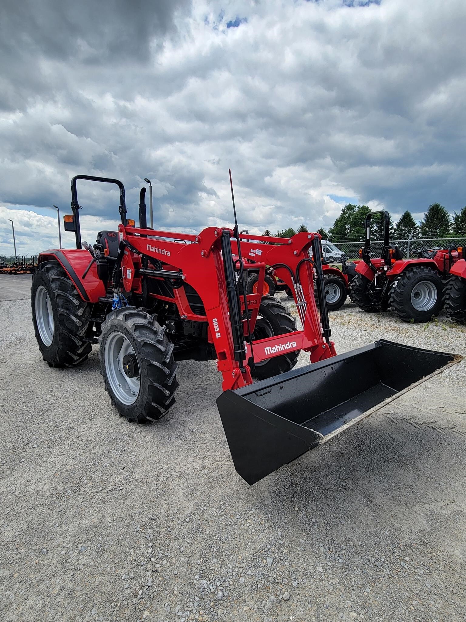2025 MAHINDRA 6075 in Sabina, OH
