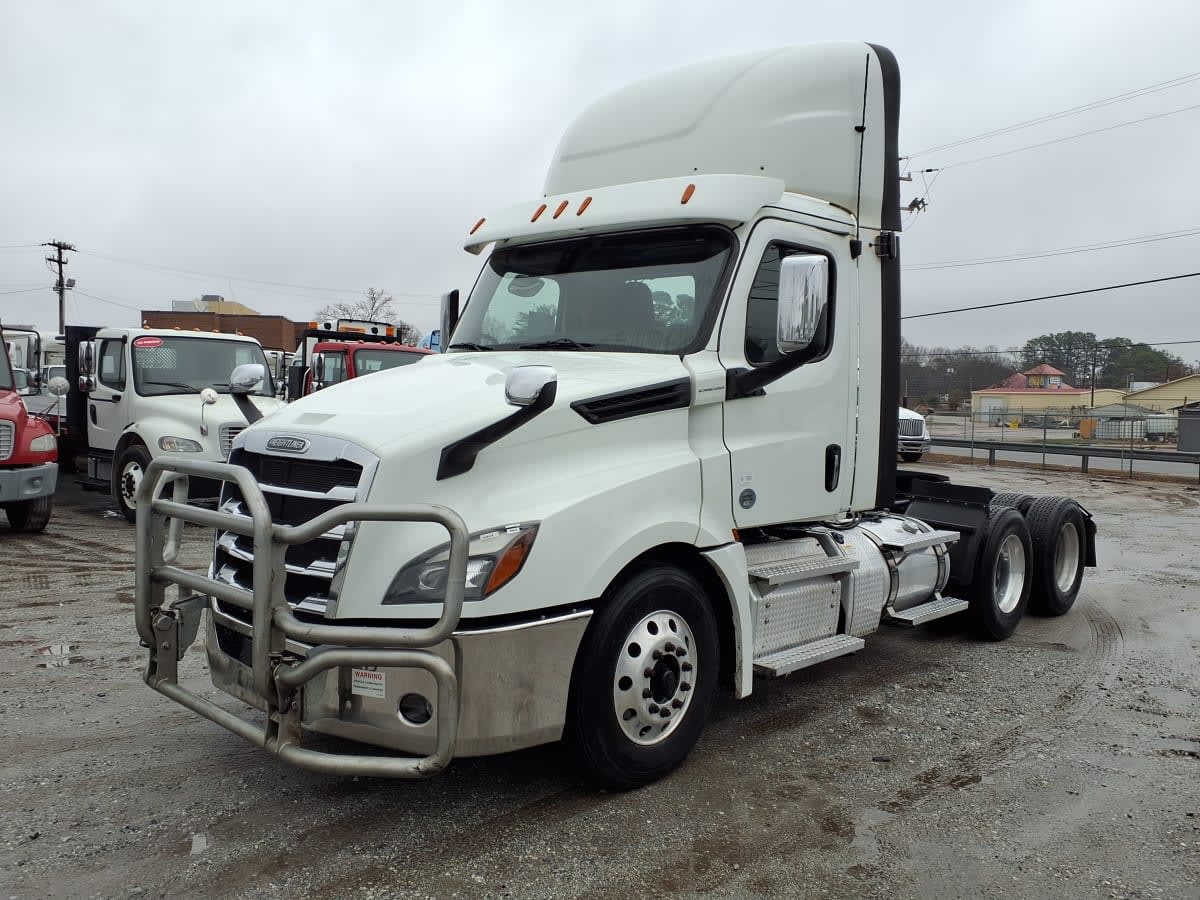 2020 FREIGHTLINER CASCADIA 126 in Greenville, SC