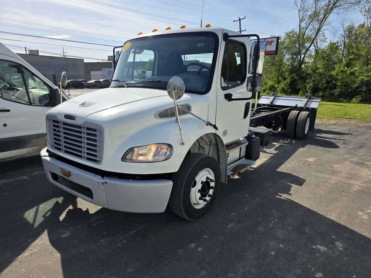 2021 FREIGHTLINER BUSINESS CLASS M2 106 in Bensalem, PA