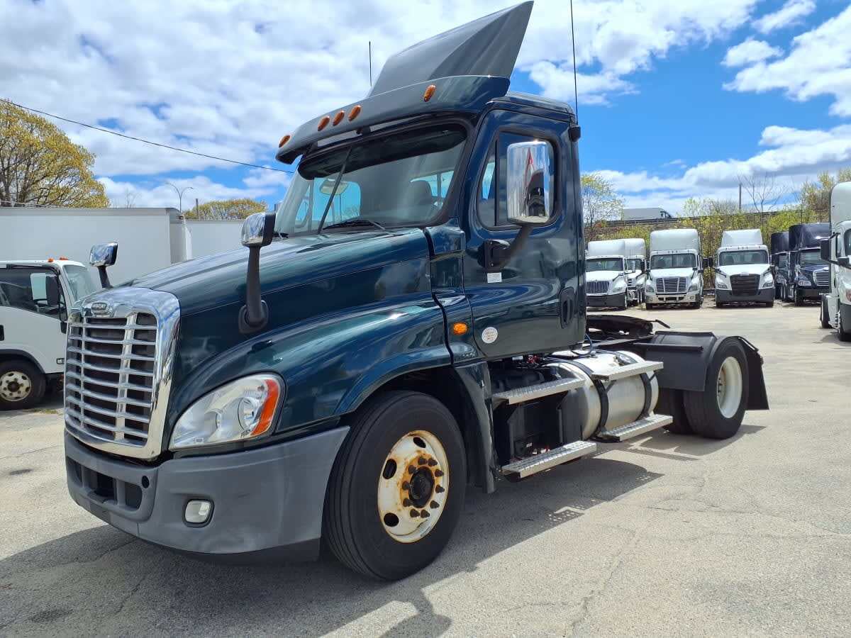 2019 FREIGHTLINER CASCADIA 125 in Warwick, RI