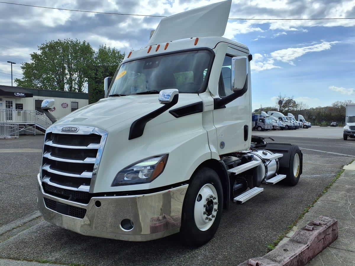 2020 FREIGHTLINER CASCADIA 116 in Knoxville, TN