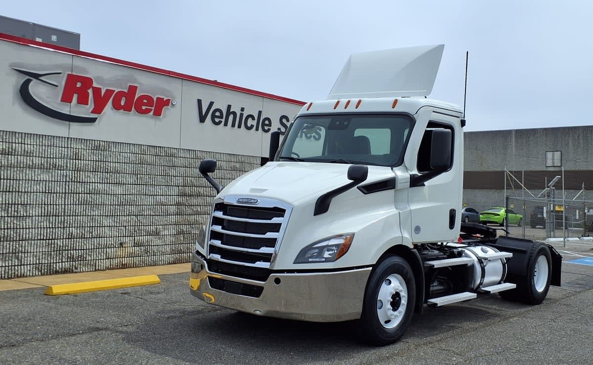 2020 FREIGHTLINER CASCADIA 116 in Memphis, TN
