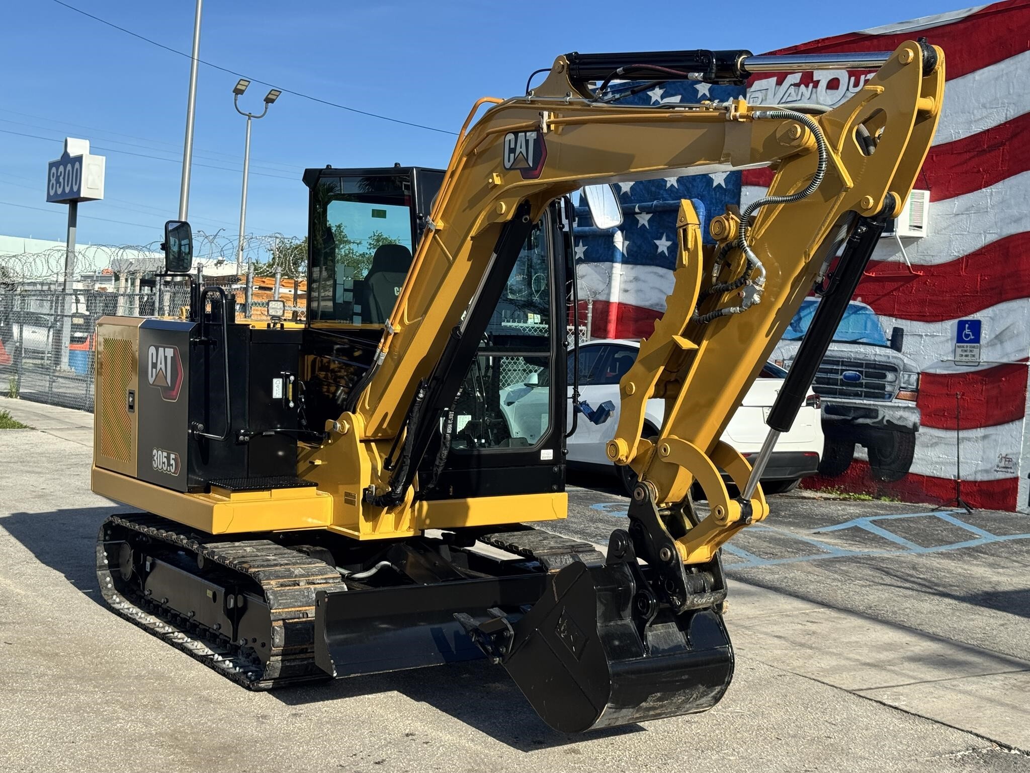 2025 CATERPILLAR 305.5E2 CR in Miami, FL