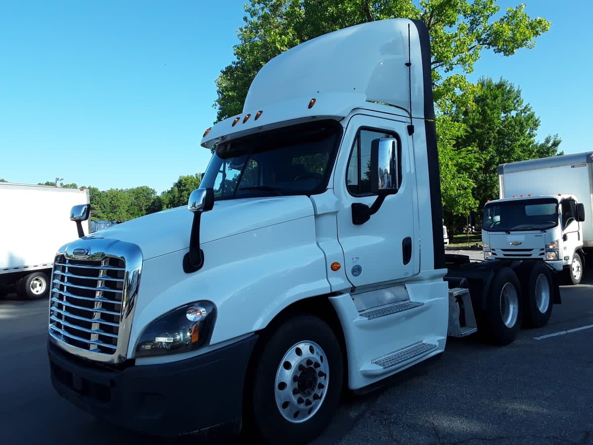 2019 FREIGHTLINER CASCADIA 125 in Charlotte, NC