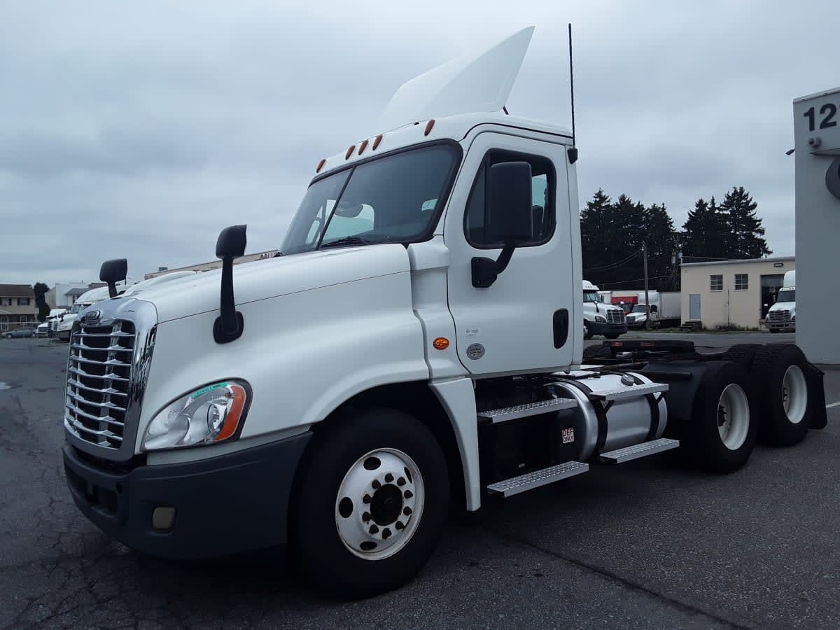 2019 FREIGHTLINER CASCADIA 125 in Allentown, PA