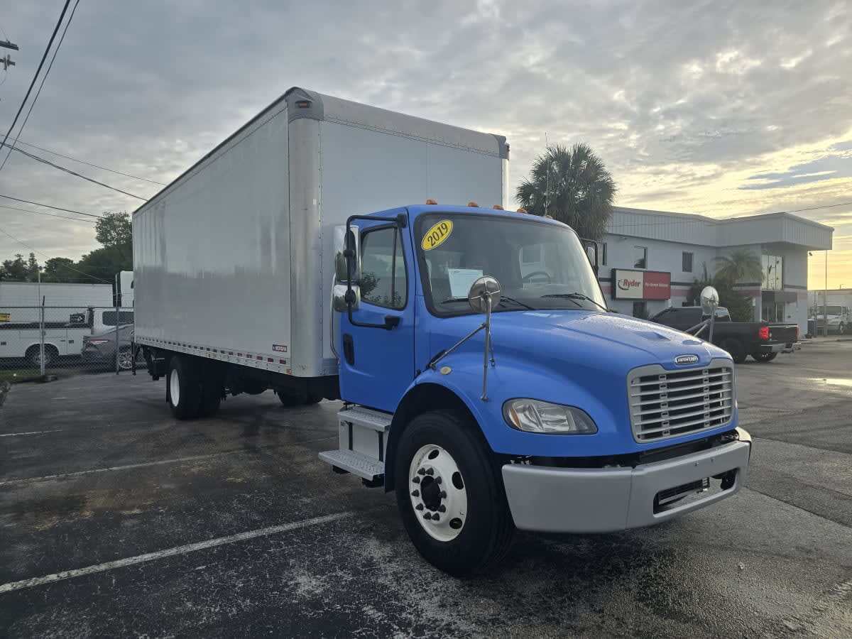 2019 FREIGHTLINER BUSINESS CLASS M2 106 in Tampa, FL