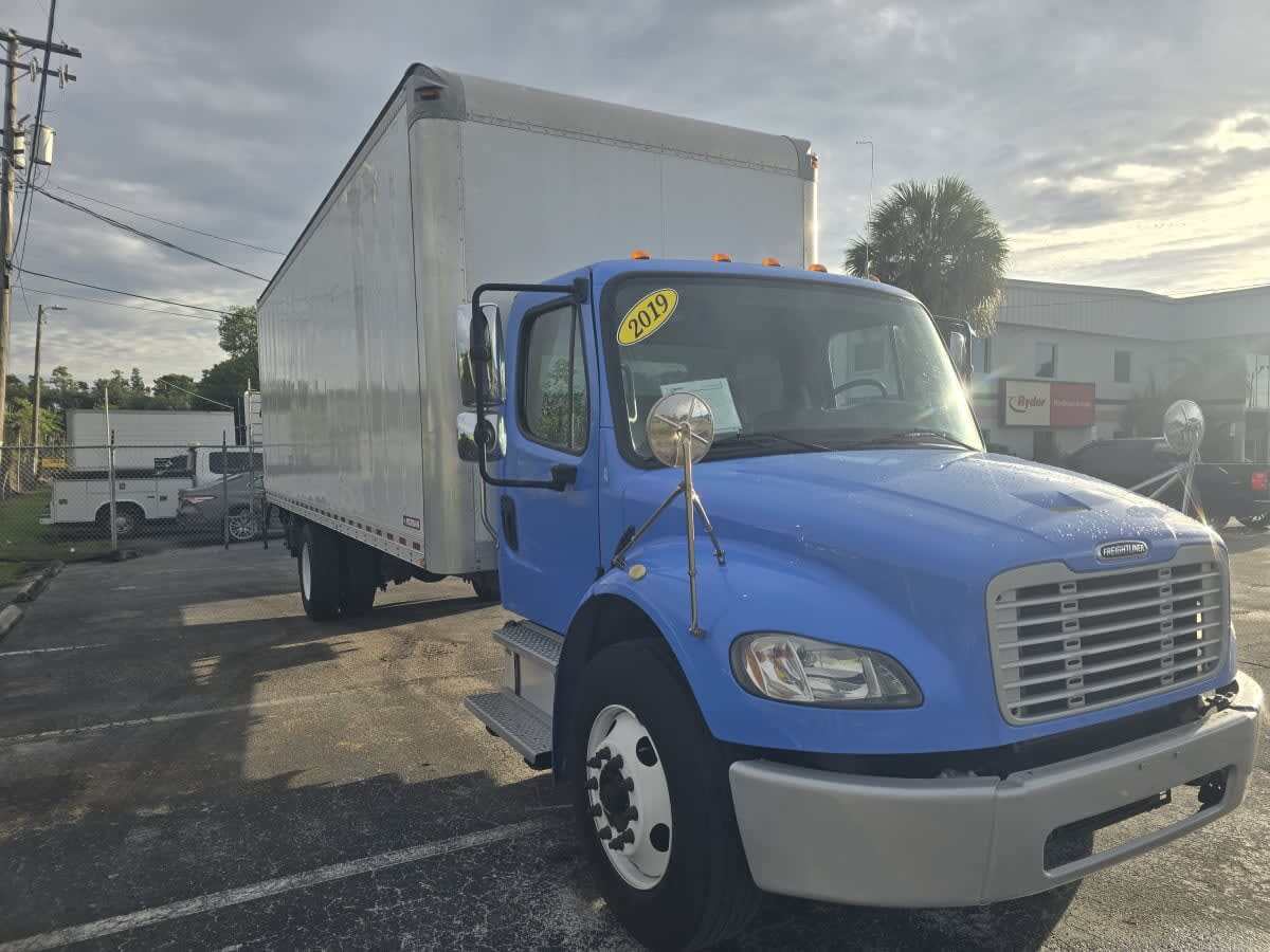 2019 FREIGHTLINER BUSINESS CLASS M2 106 in Tampa, FL