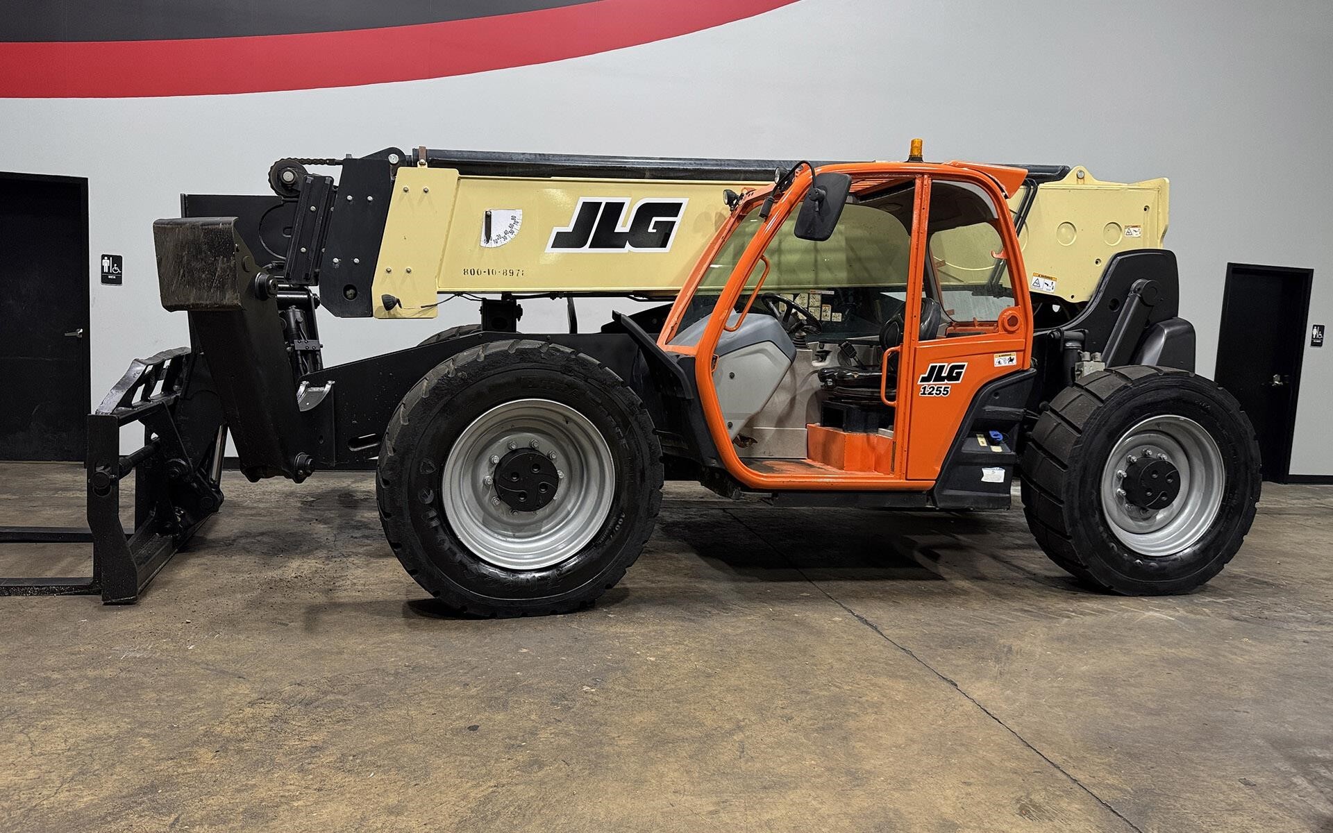 2016 JLG 1255 in Palmetto, FL