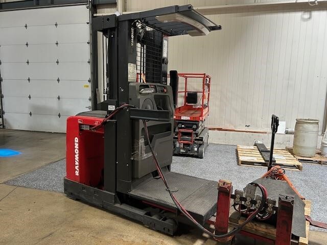 RAYMOND 560OPC30TT in Batavia, IL