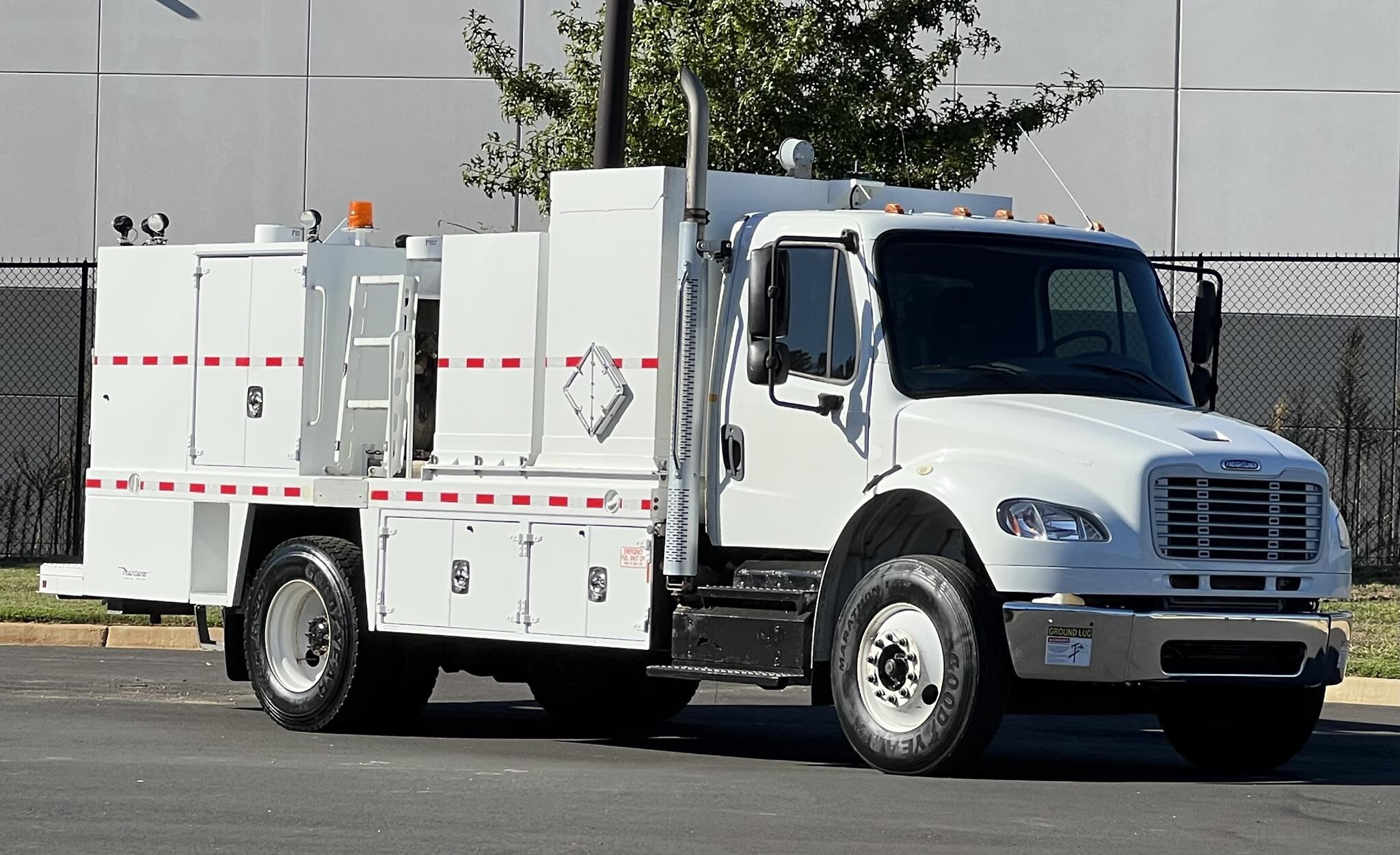 2013 FREIGHTLINER BUSINESS CLASS M2 106 in Cartersville, GA