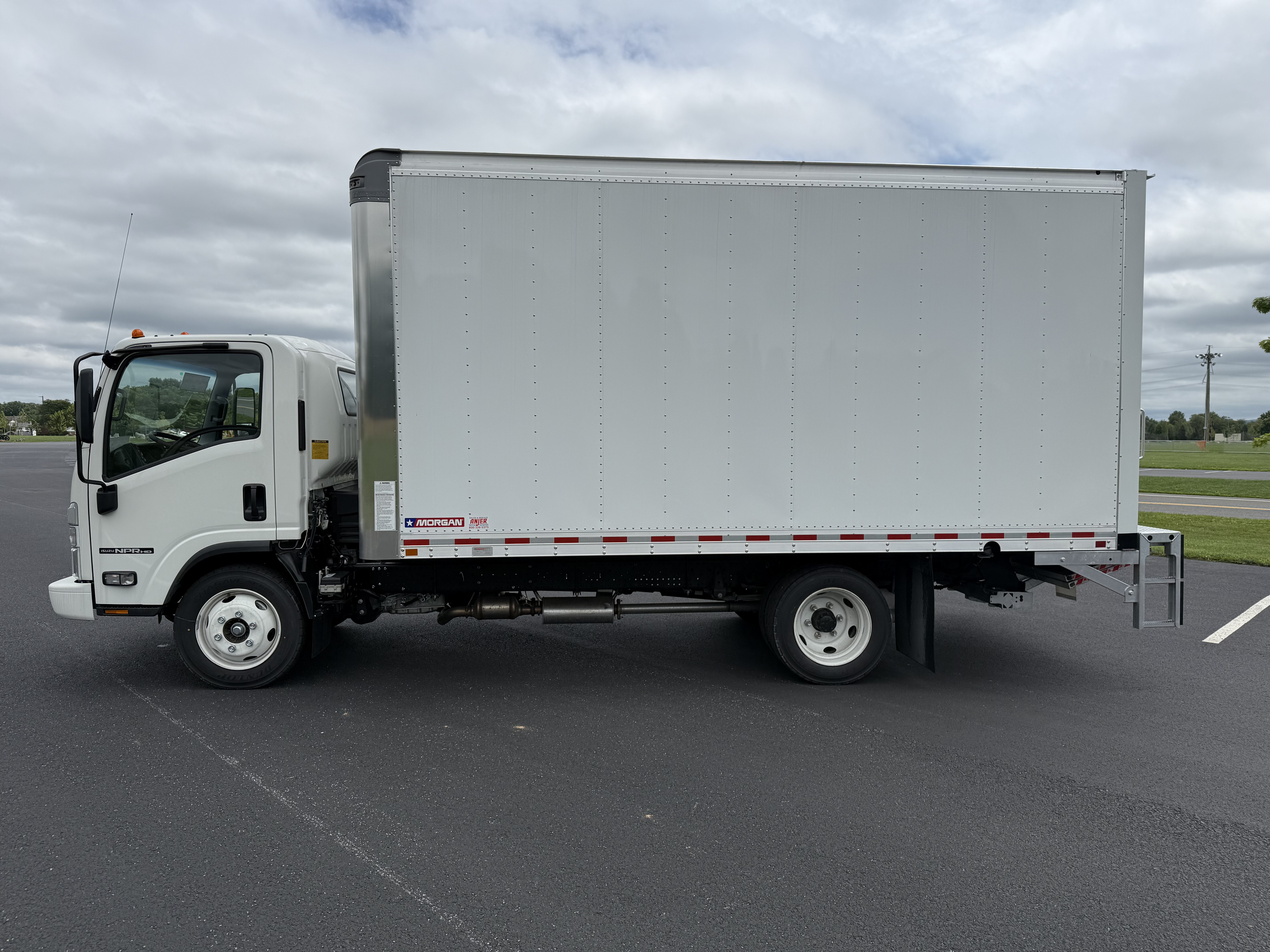 2026 ISUZU NPR HD