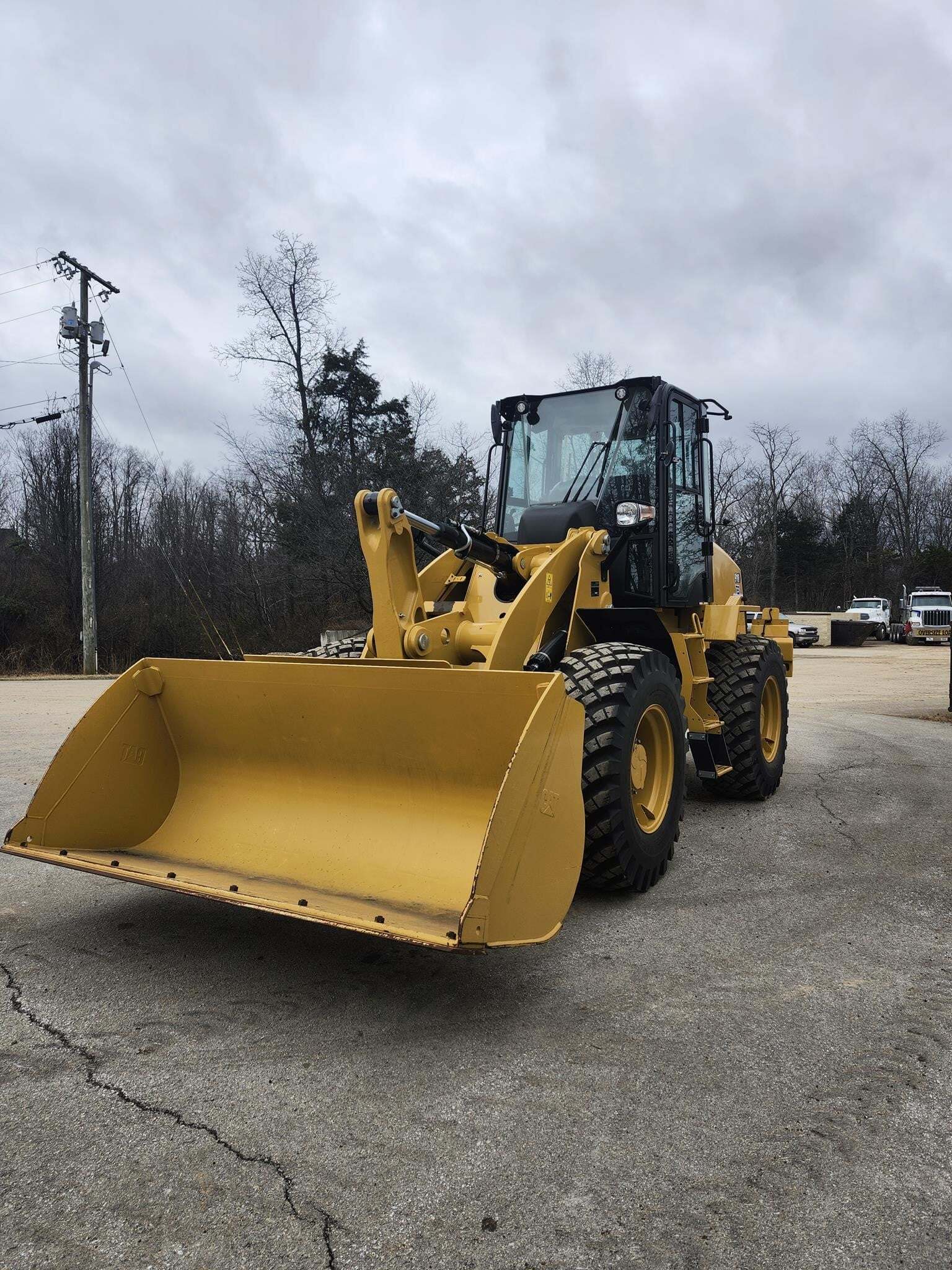 2024 CATERPILLAR 910 in Bardstown, KY